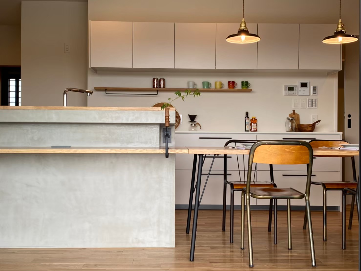 造作キッチンとダイニングの施工事例｜熊本の注文住宅 ラッドビルズ