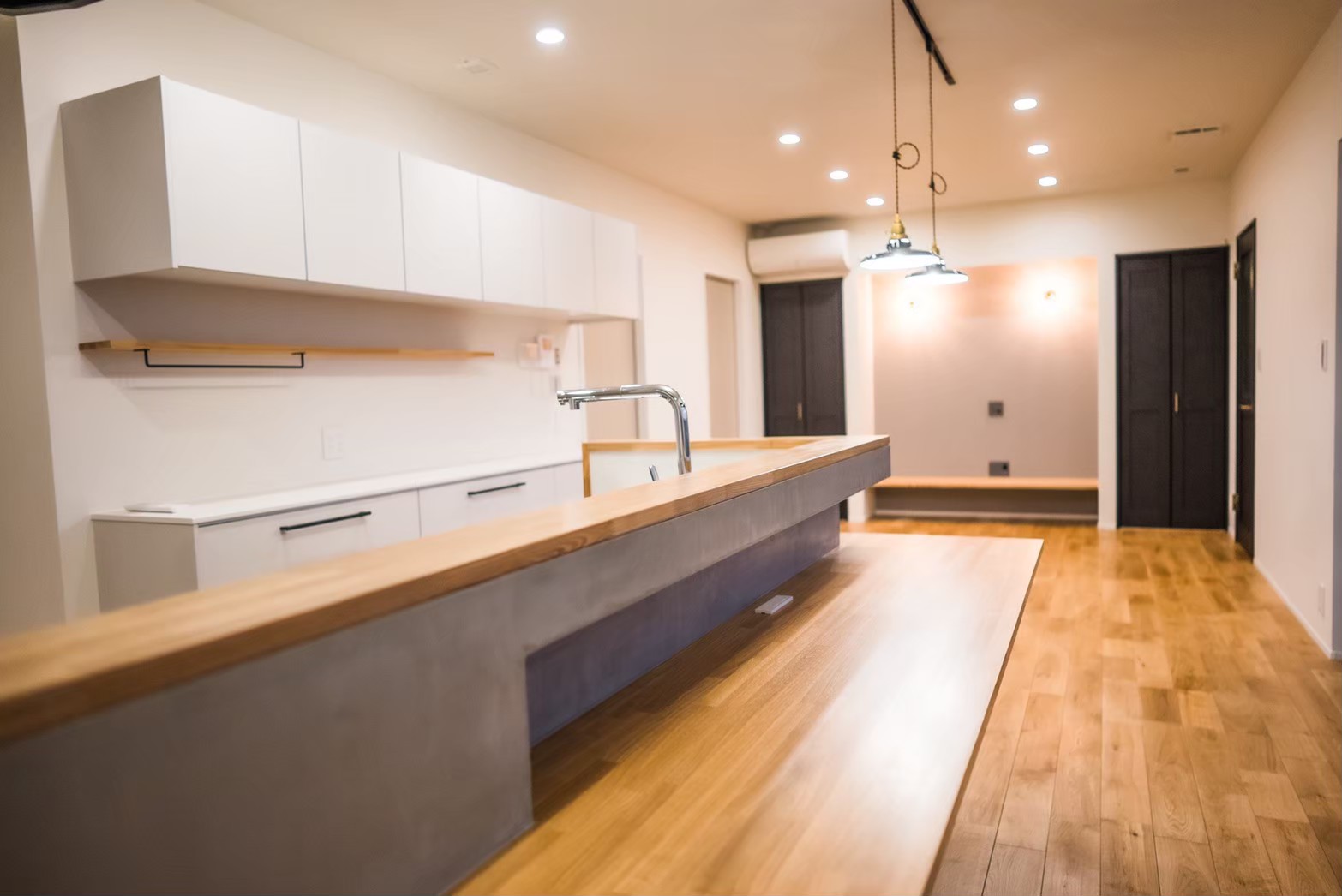 造作キッチンとダイニングの施工事例｜熊本の注文住宅 ラッドビルズ